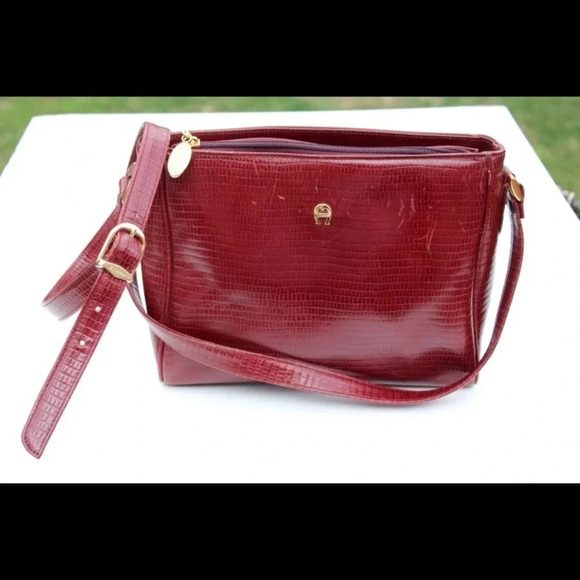 Etienne Aigner cross body bag - Picture 1 of 8